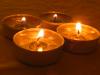 019 - posvěcené svíce na šabatovém stole